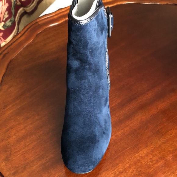 Boots - Picture 2 of 5